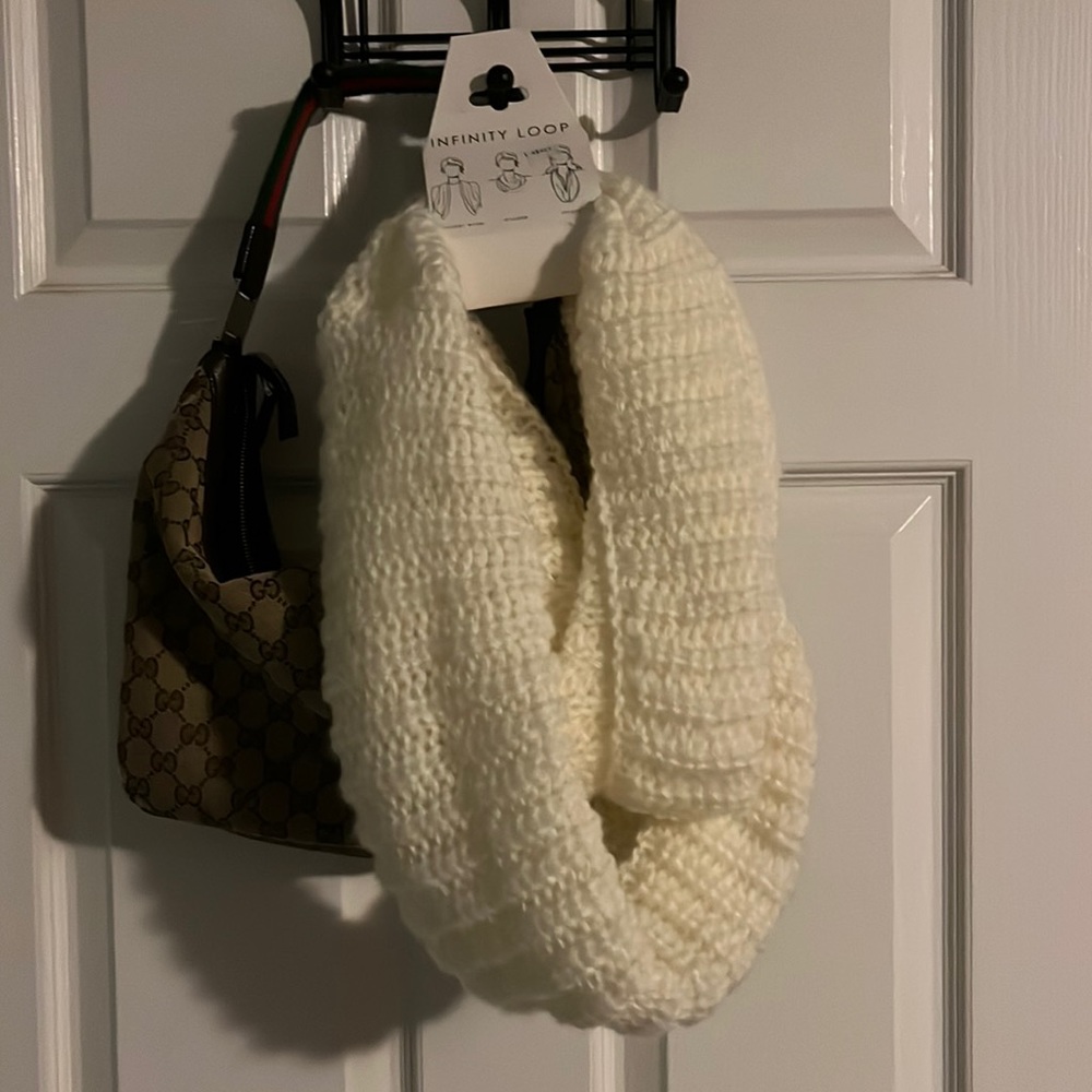 Infinity loop scarf